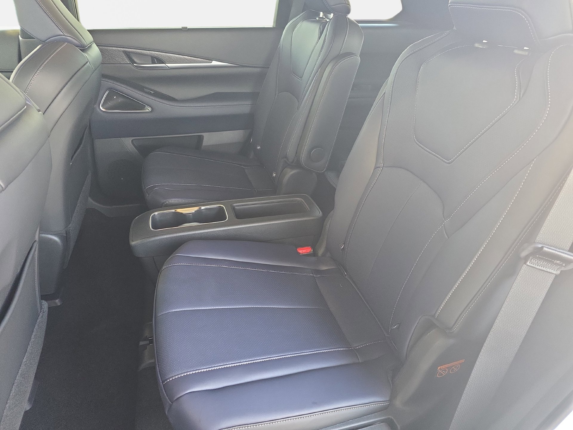 Certified 2026 INFINITI QX60 Sport w/ Dark Cargo Package AWD/4WD image 14