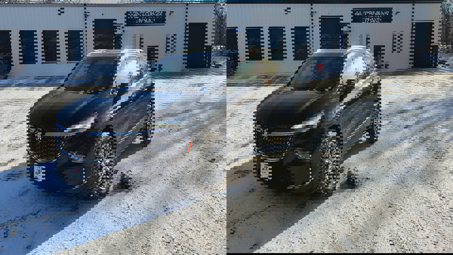 Used 2024 Buick Enclave Avenir w/ Avenir Technology Package image 5