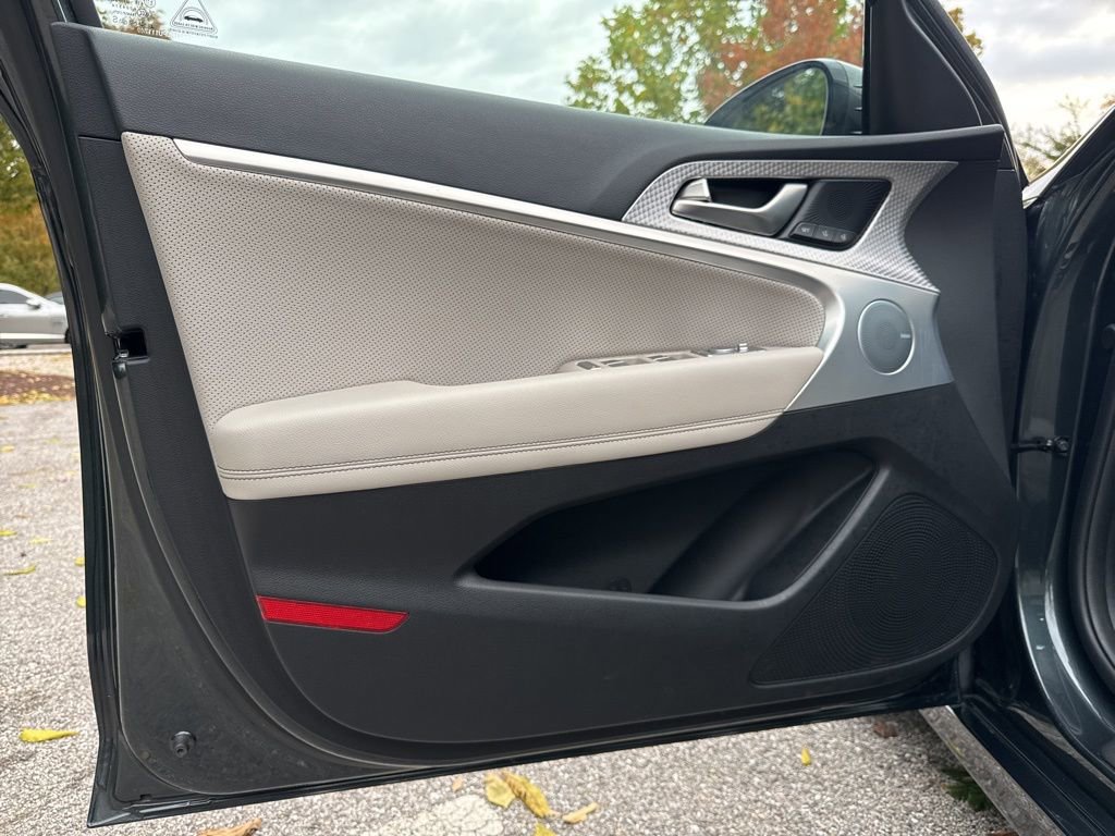 Used 2023 Genesis G70 2.0T w/ Sport Prestige Package image 12