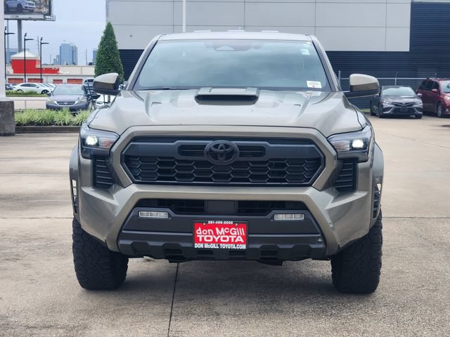 Used 2025 Toyota Tacoma TRD Sport AWD/4WD image 2