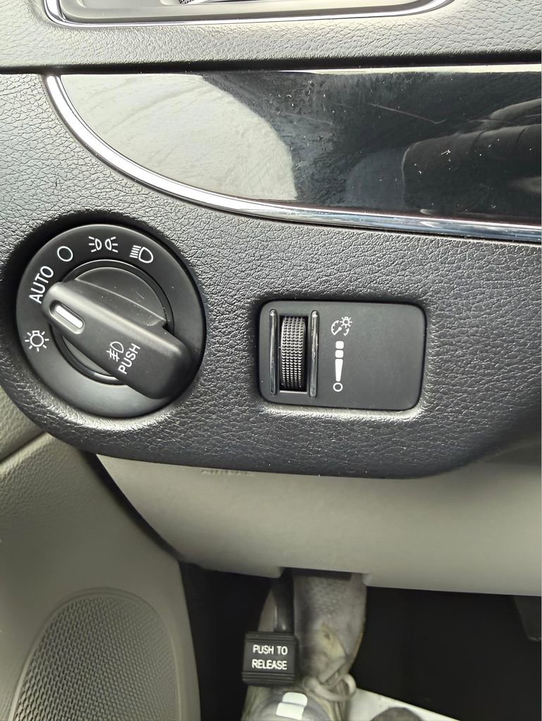 Used 2020 Dodge Grand Caravan SXT FWD image 29
