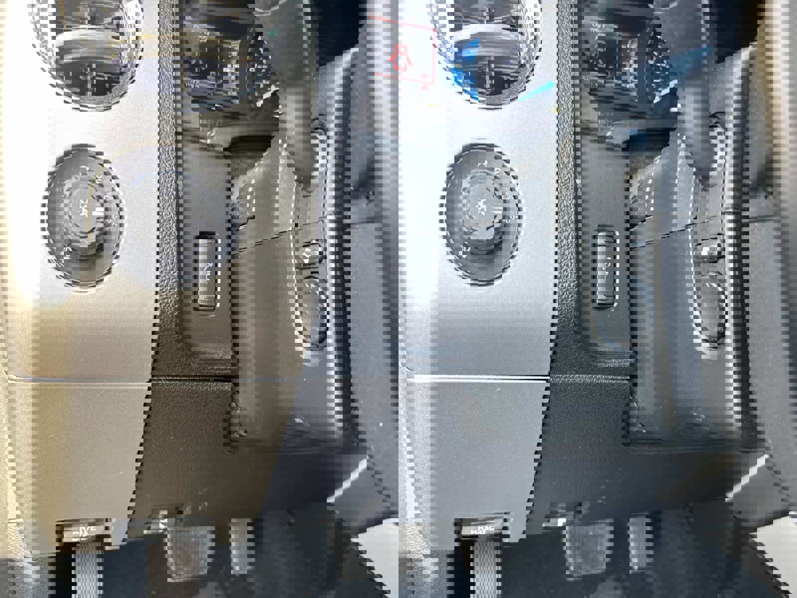 Used 2016 Ford Expedition Limited image 31