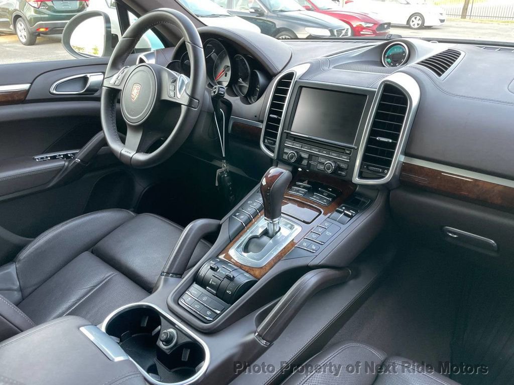 Used 2011 Porsche Cayenne S AWD/4WD image 18