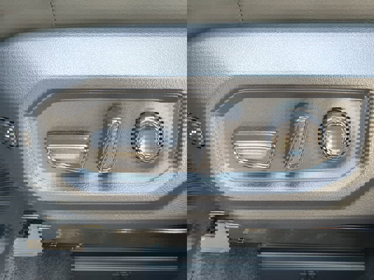 Used 2025 Toyota Tundra Platinum image 30