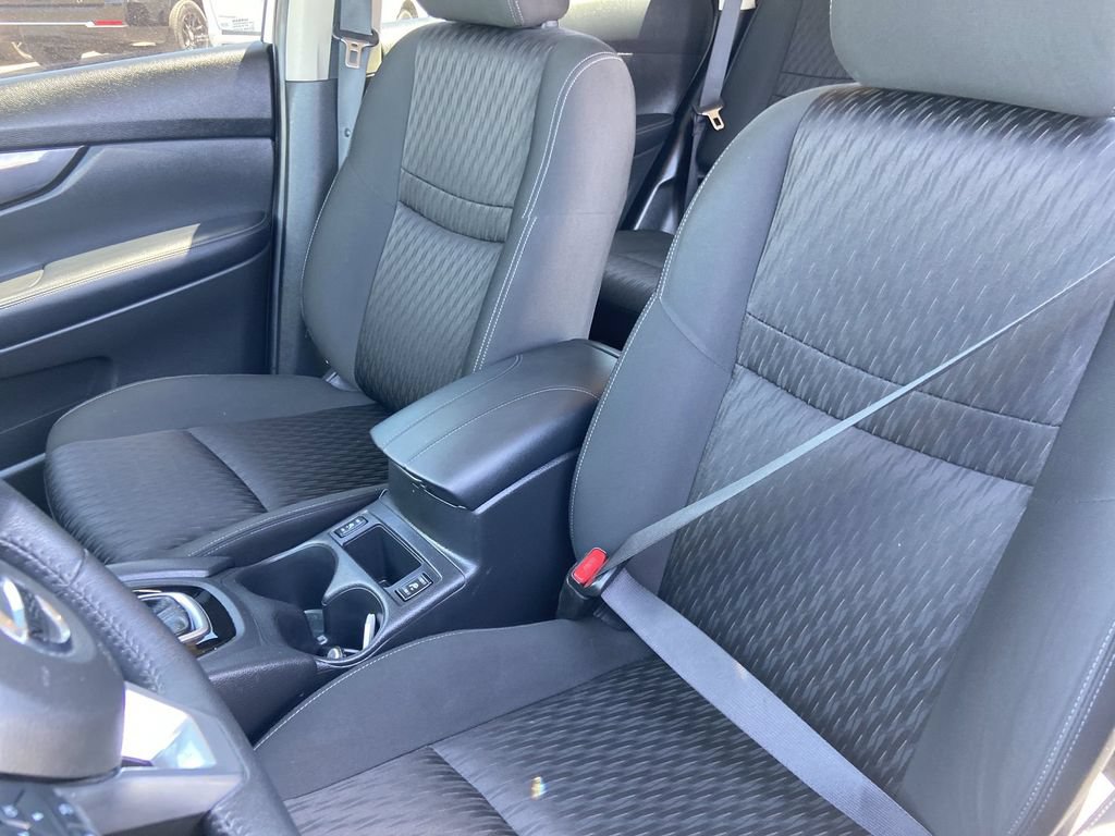 Used 2020 Nissan Rogue SV AWD/4WD image 14