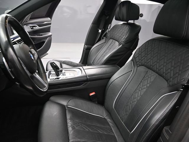 Used 2022 BMW 750i xDrive w/ Executive Package image 18
