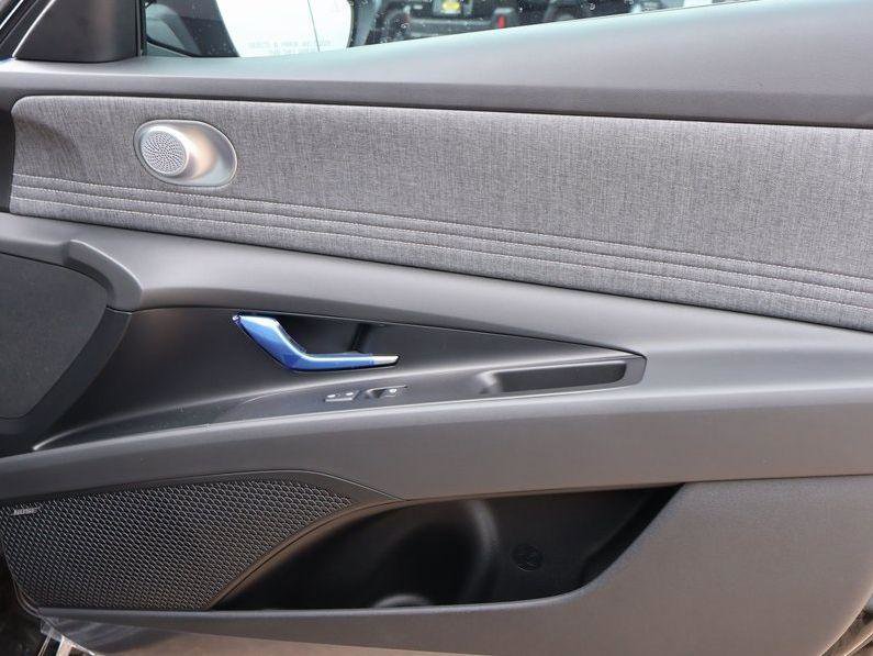 New 2026 Hyundai Elantra Limited image 13
