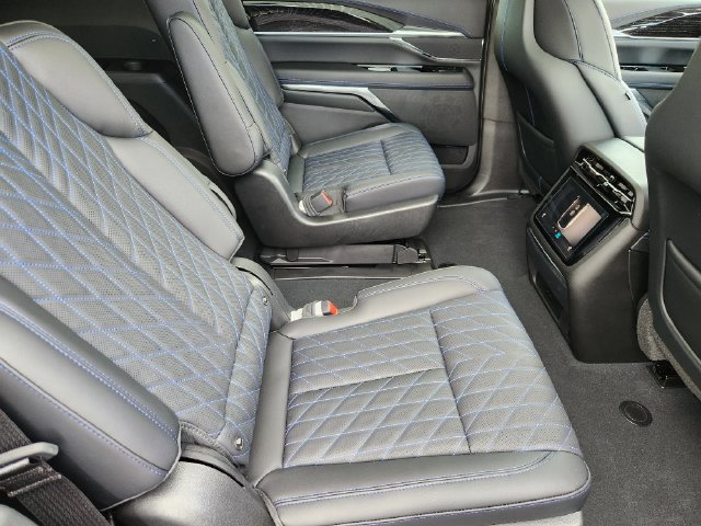 New 2026 Cadillac Escalade IQL Luxury AWD/4WD image 22