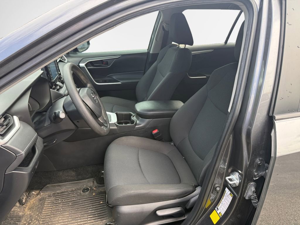 Used 2022 Toyota RAV4 LE FWD image 12