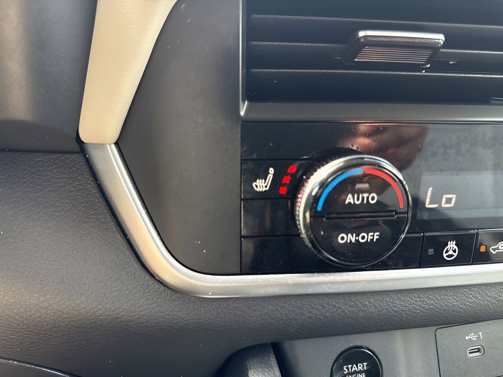 Used 2024 Nissan Rogue SV w/ SV Premium Package AWD/4WD image 21