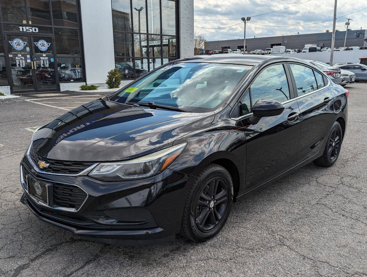 Used 2016 Chevrolet Cruze LT image 2