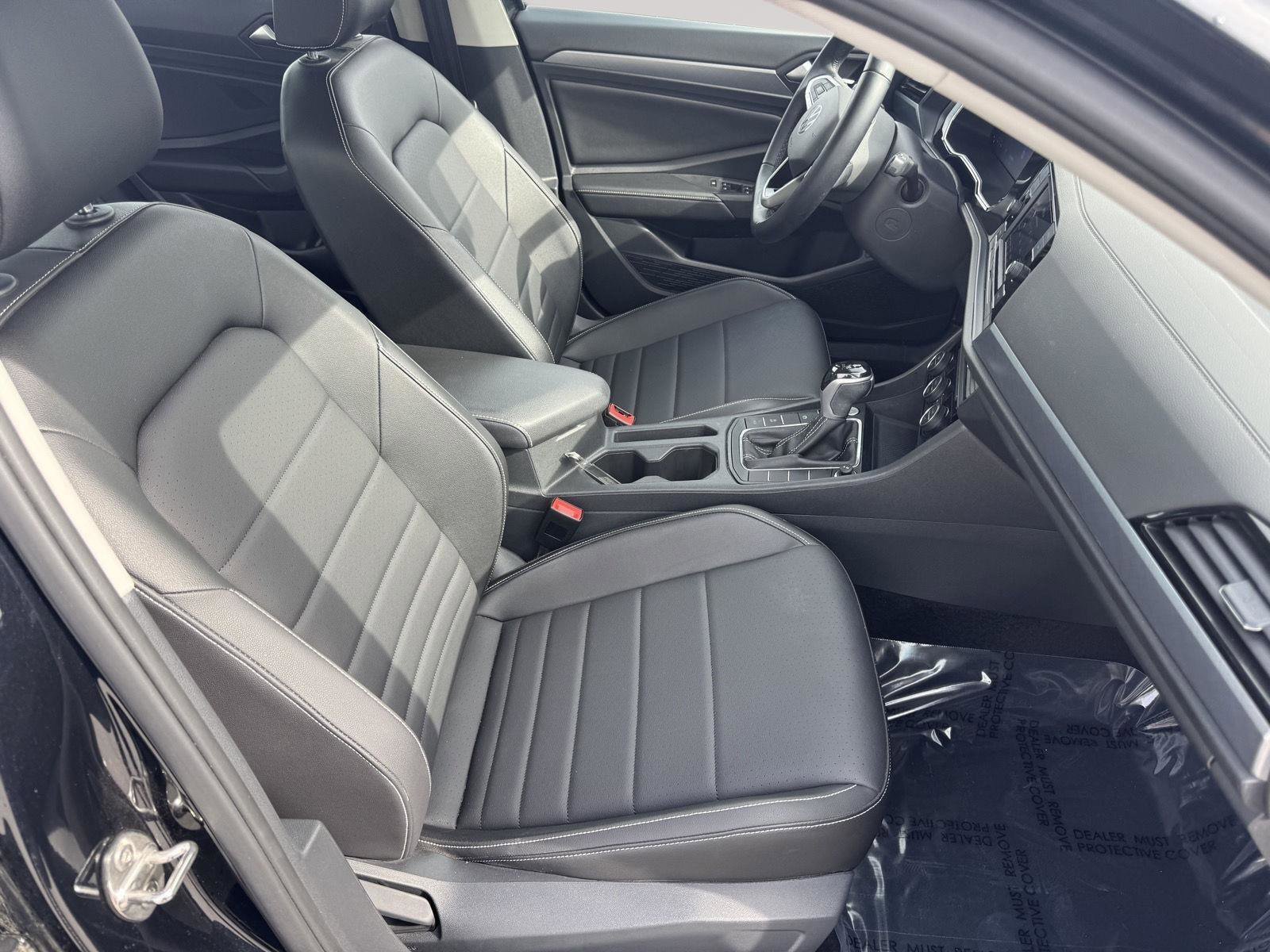 Used 2022 Volkswagen Jetta SE image 18