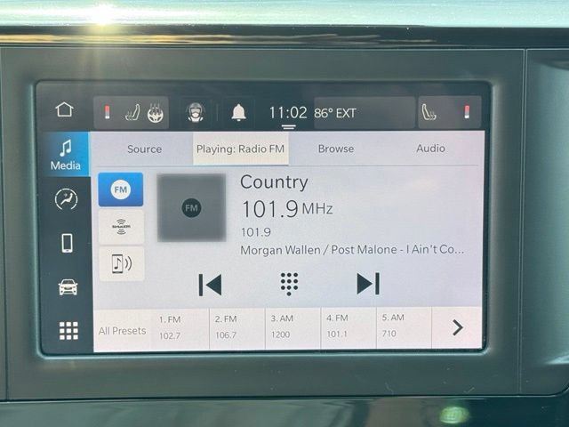 Used 2023 Chrysler Voyager LX FWD image 16
