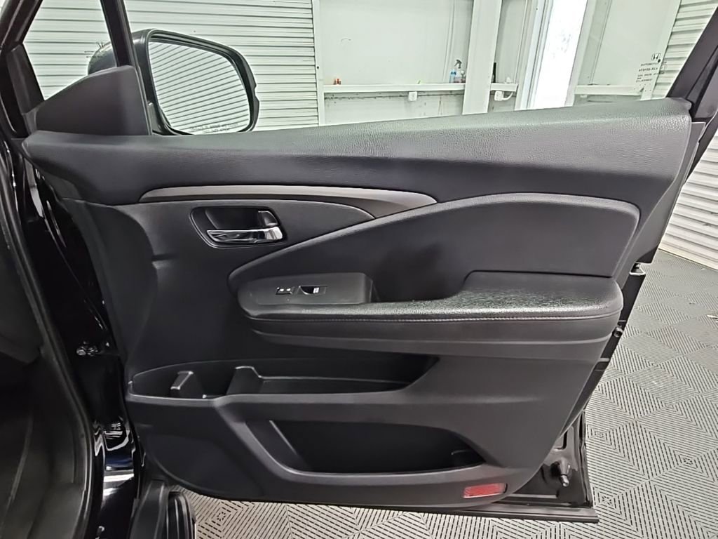 Used 2017 Honda Pilot EX-L image 41