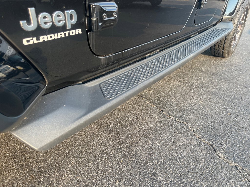 Used 2021 Jeep Gladiator Overland image 31