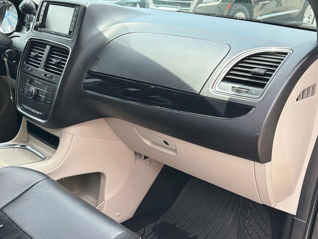 Used 2015 Dodge Grand Caravan SXT FWD image 23