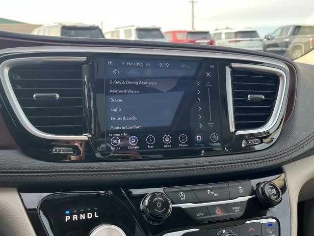 Used 2020 Chrysler Pacifica Limited image 49