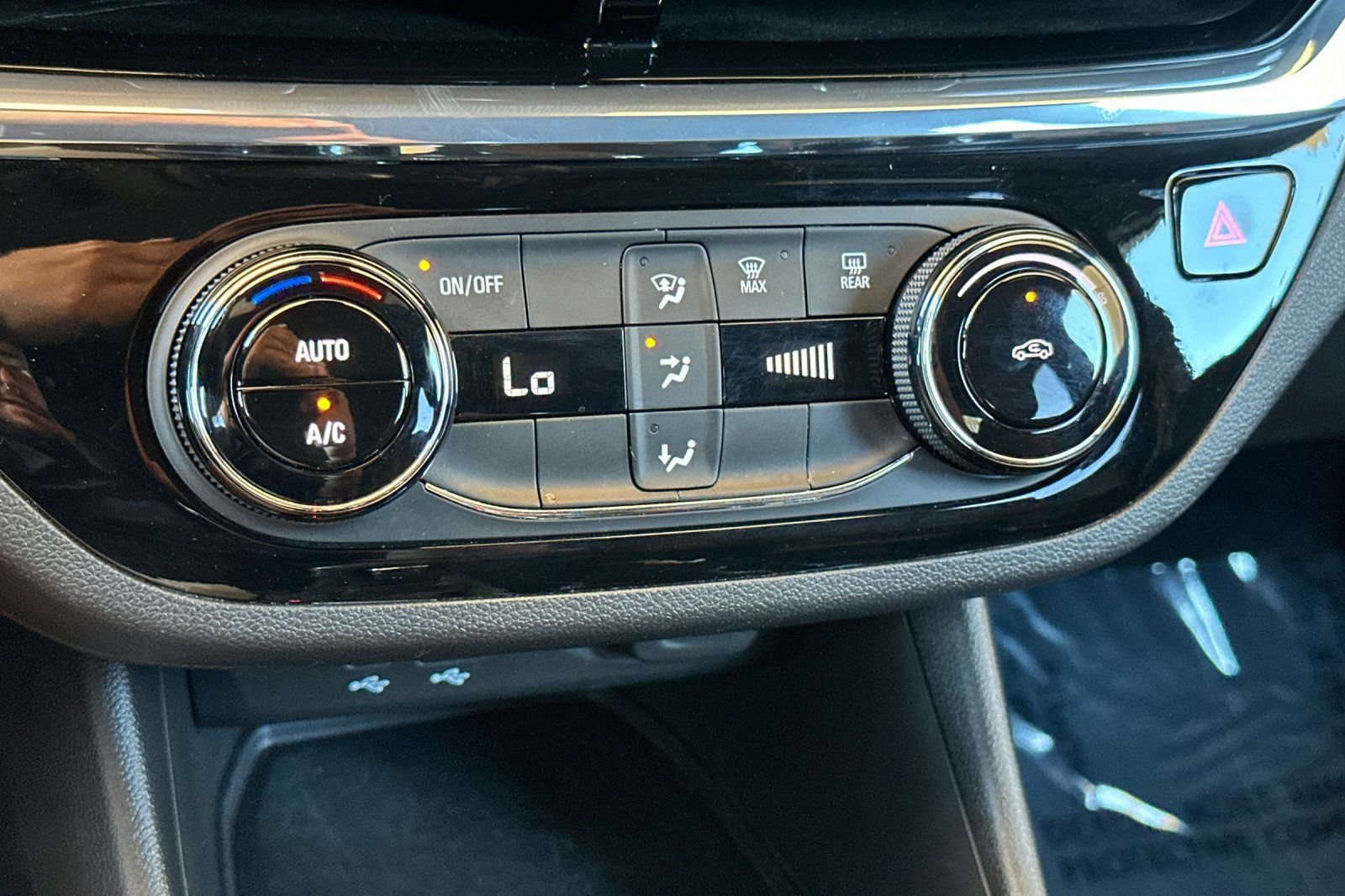 Certified 2025 Buick Envista Sport Touring FWD image 20