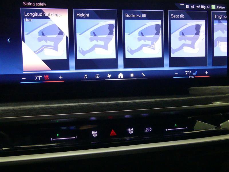 Used 2023 BMW i7 xDrive60 image 19