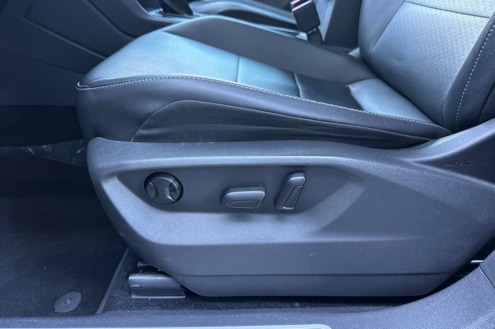 Used 2019 Volkswagen Tiguan SEL R-Line image 14