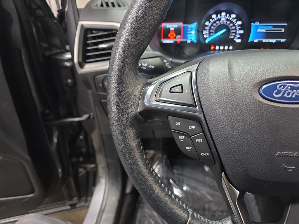 Used 2024 Ford Edge SEL image 16