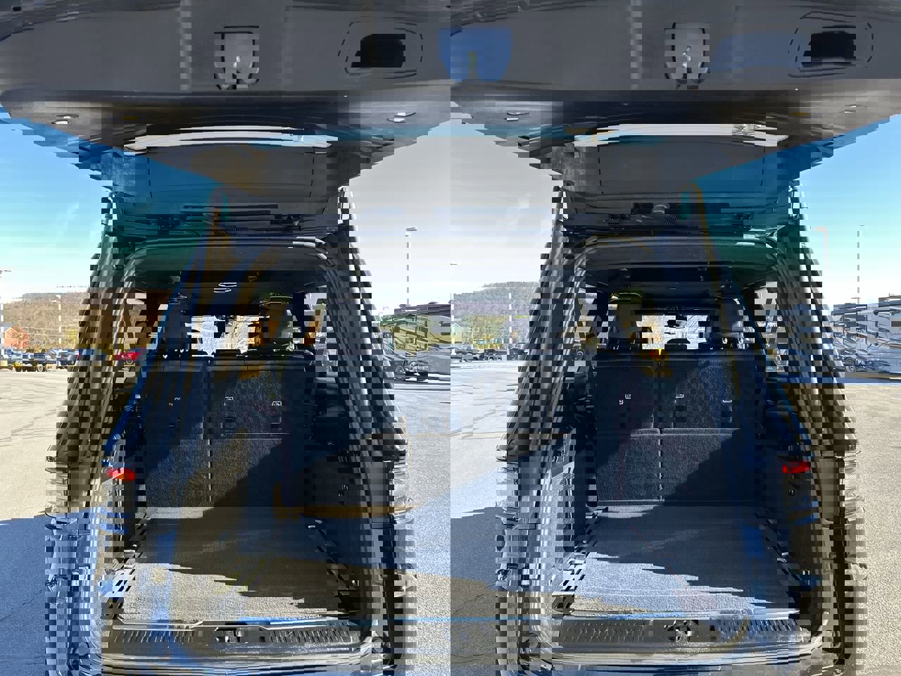 Used 2023 Jeep Grand Wagoneer L Series III w/ Rear Seat Video Group 1 image 18