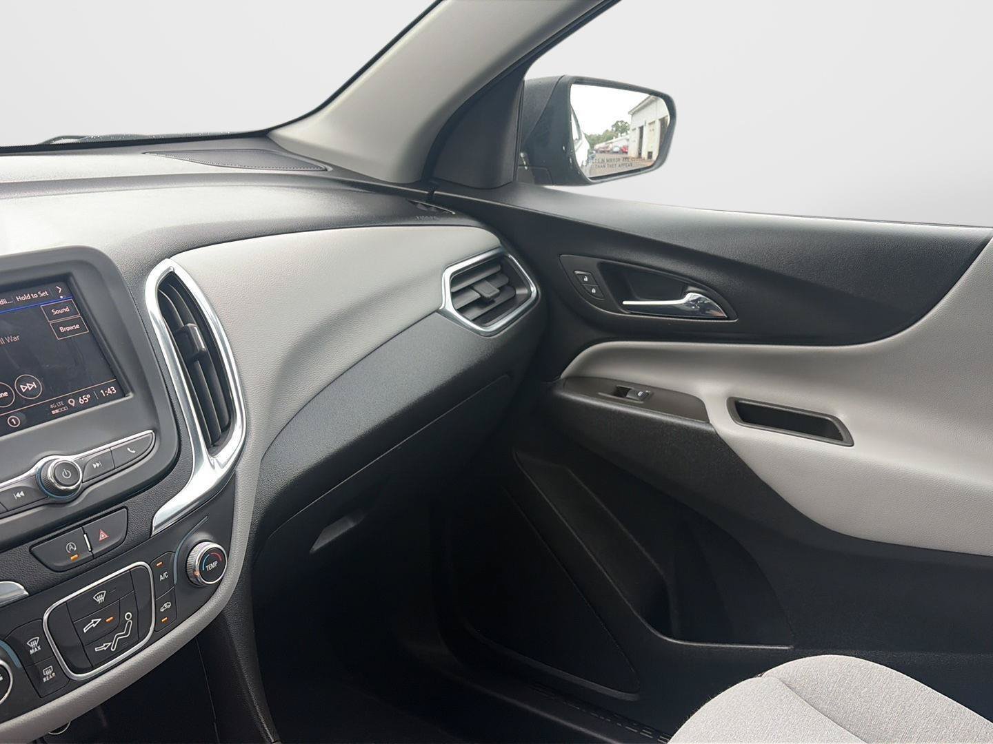 Used 2023 Chevrolet Equinox LS AWD/4WD image 27