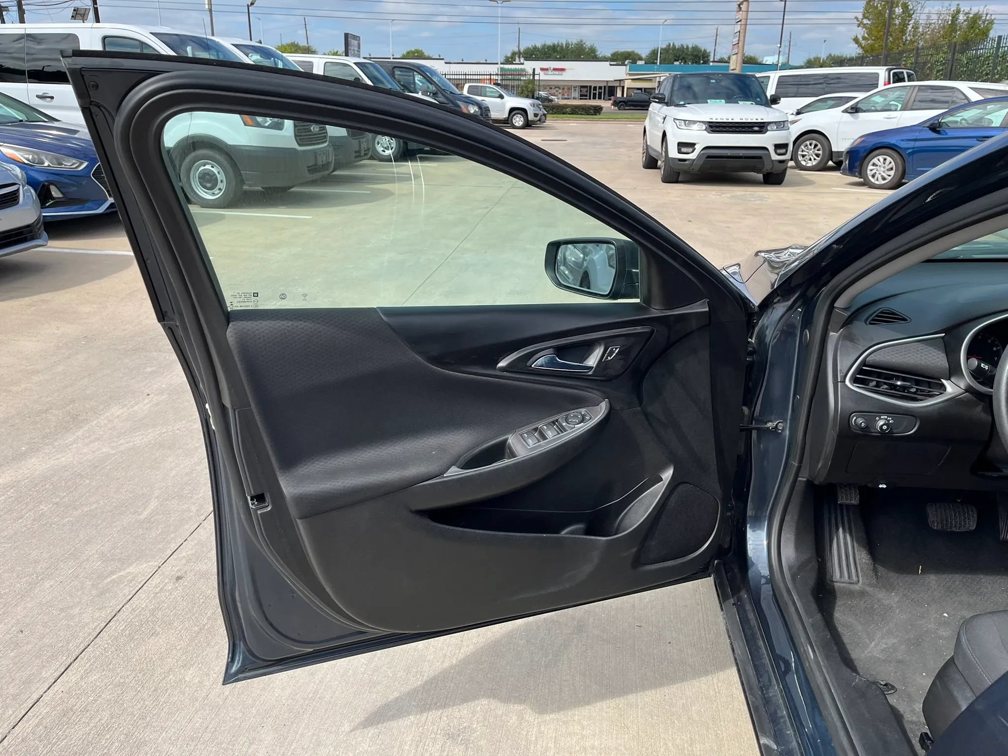 Used 2020 Chevrolet Malibu LS FWD image 21