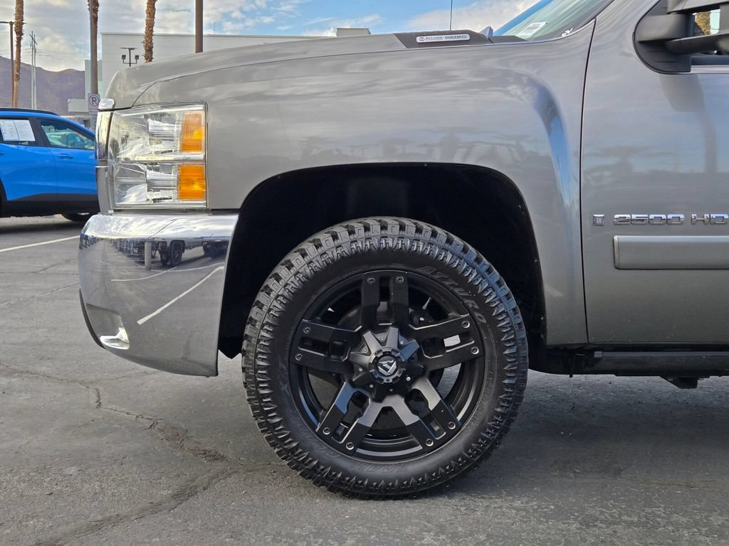 Used 2008 Chevrolet Silverado 2500 LT w/ 1LT Convenience Package RWD image 9