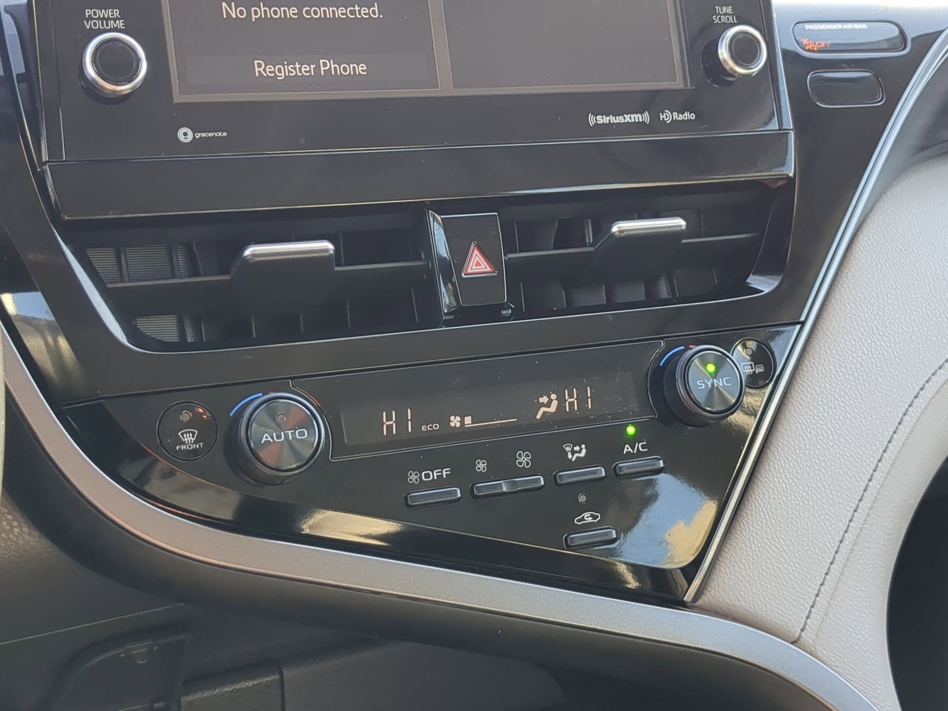 Used 2023 Toyota Camry XLE image 25