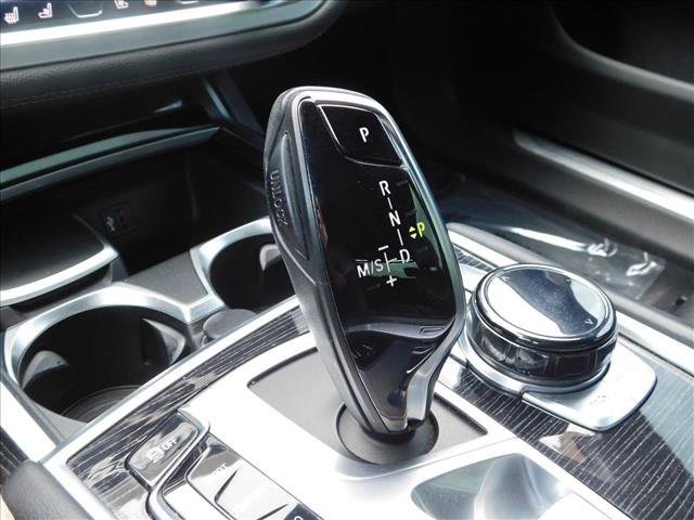 Used 2018 BMW 740i RWD image 18