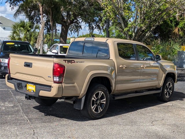 Used 2018 Toyota Tacoma TRD Sport image 5