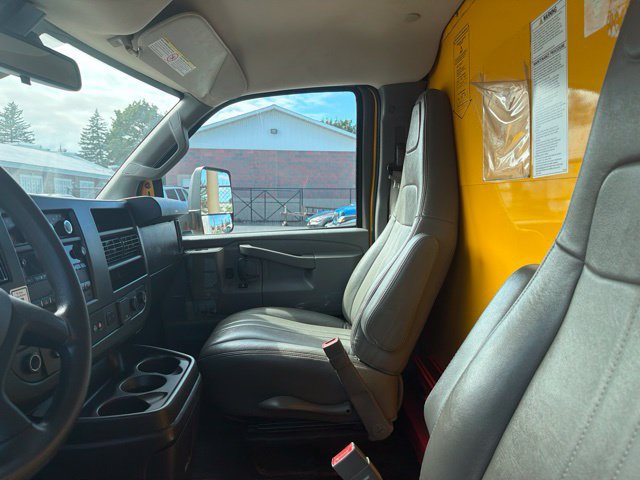 Used 2021 GMC Savana 3500 Extended w/ Power Convenience Package RWD image 6