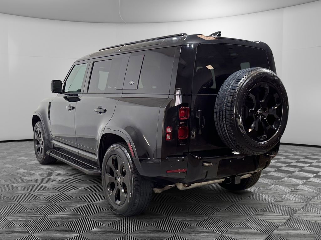 Used 2024 Land Rover Defender 110 X-Dynamic SE image 3