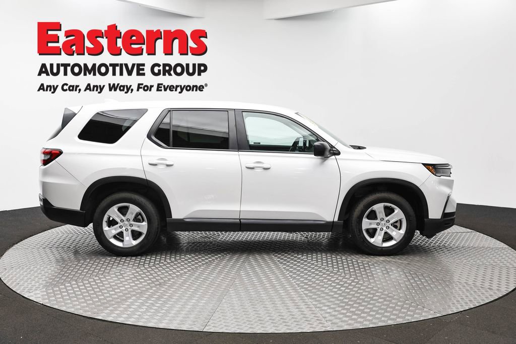 Used 2023 Honda Pilot LX image 4