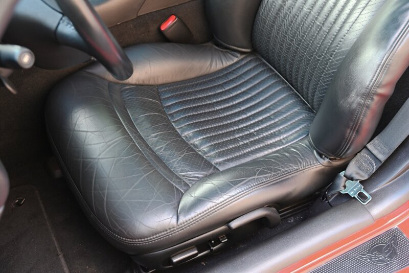 Used 1999 Chevrolet Corvette Coupe w/ Memory Pkg RWD image 32