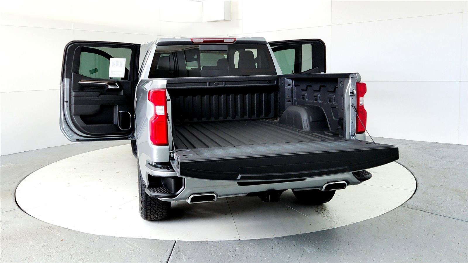Used 2024 Chevrolet Silverado 1500 RST w/ Convenience Package II image 11