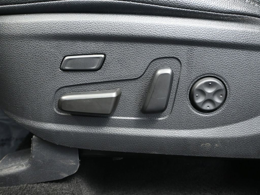 Used 2020 Hyundai Santa Fe Limited image 21