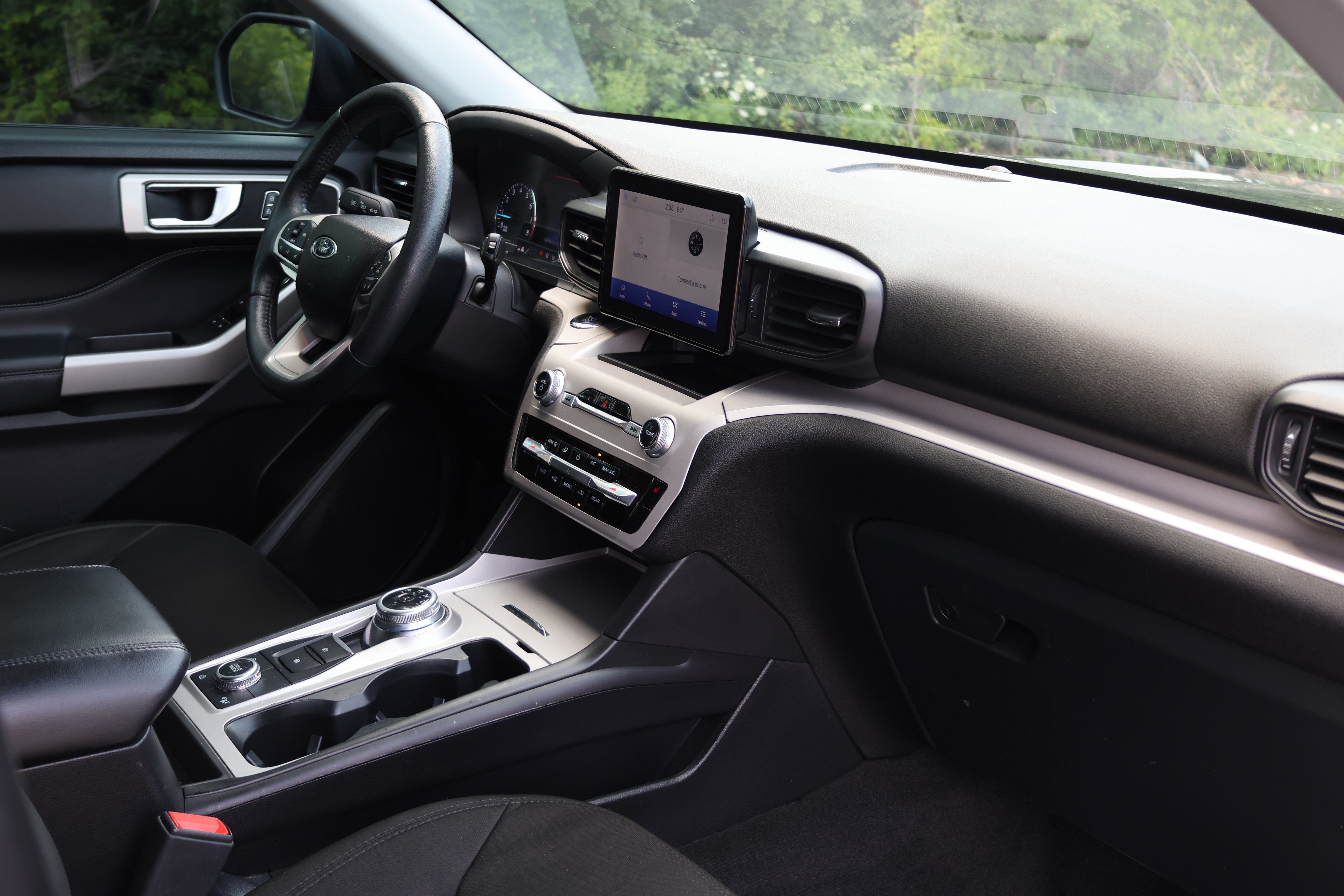 Used 2023 Ford Explorer XLT AWD/4WD image 43