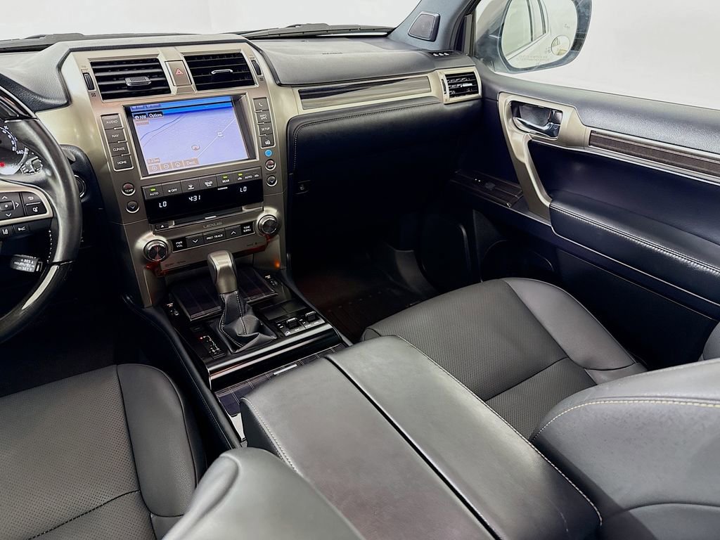 Used 2020 Lexus GX 460 Premium w/ Premium Package AWD/4WD image 25