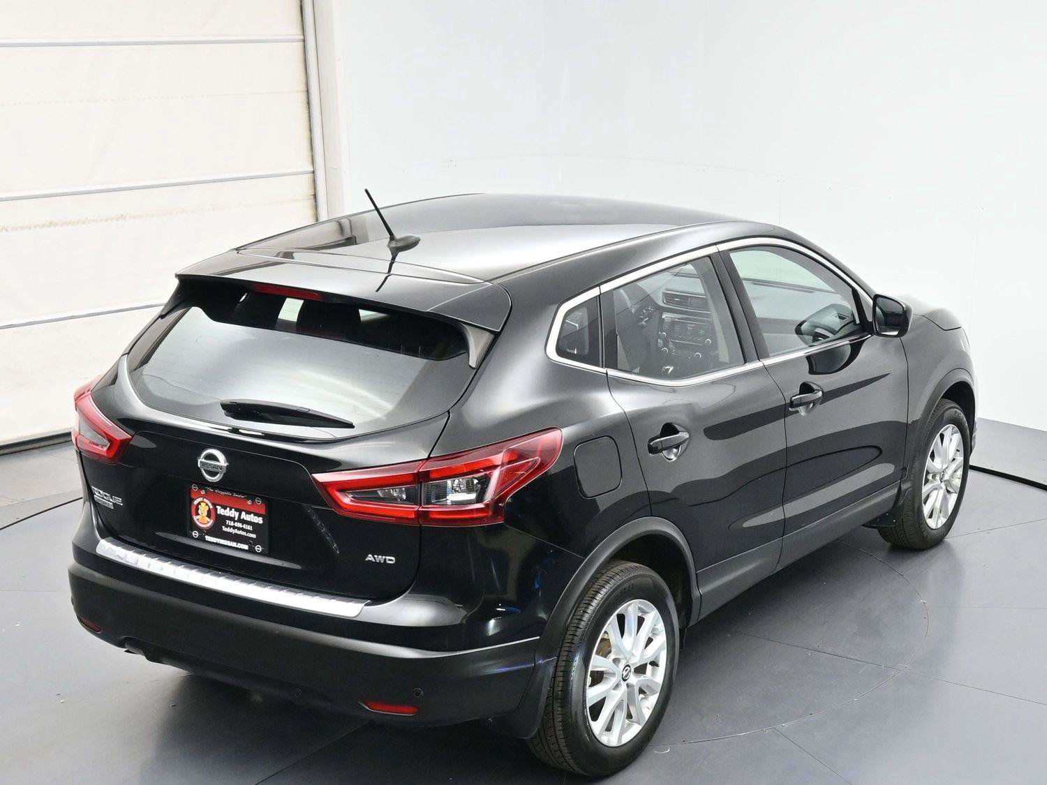 Used 2020 Nissan Rogue Sport S w/ Appearance Package AWD/4WD image 32