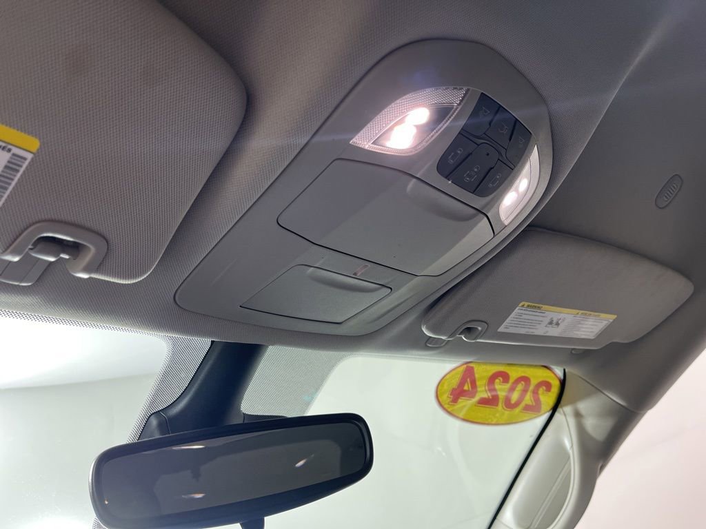 Used 2024 Chrysler Pacifica Touring-L image 26