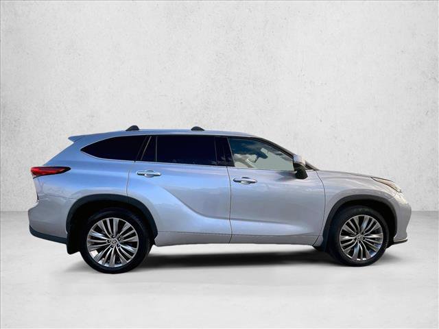 Used 2021 Toyota Highlander Platinum image 5