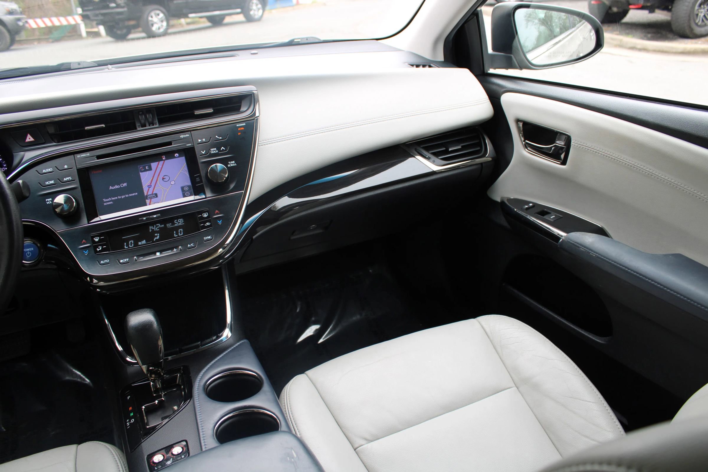 Used 2015 Toyota Avalon XLE Touring image 15