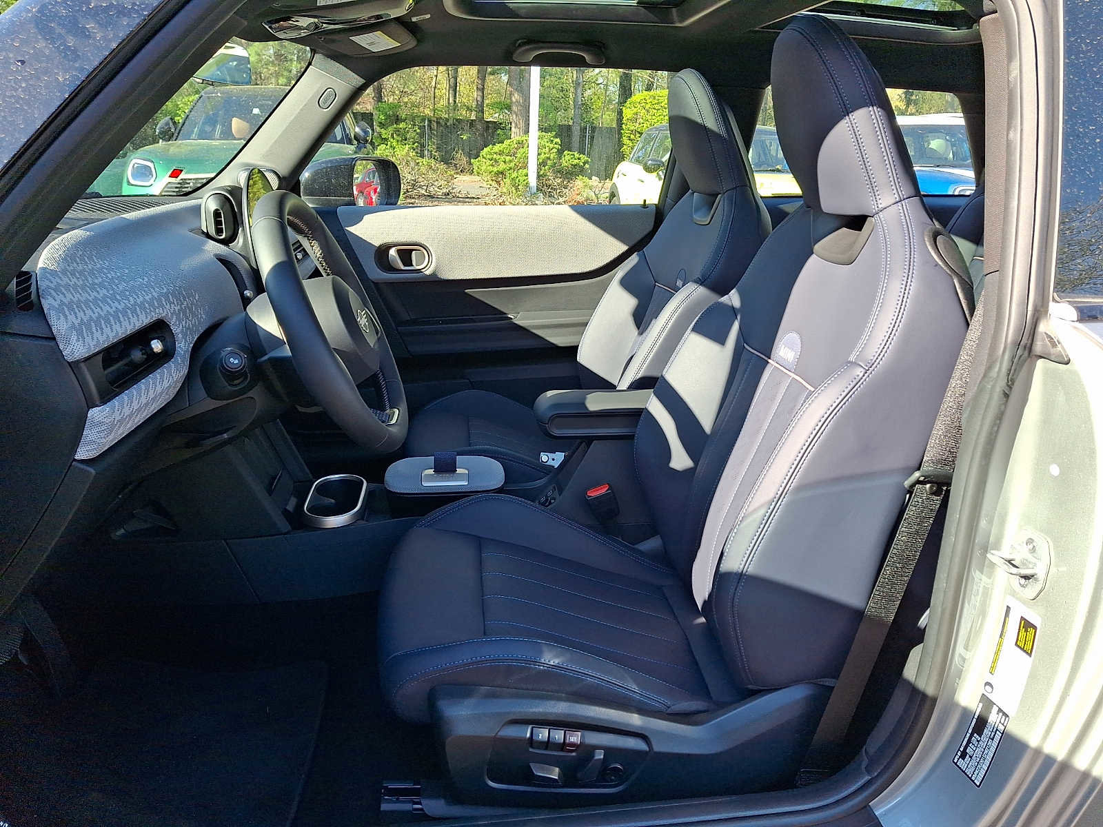 Certified 2025 MINI Cooper S image 11