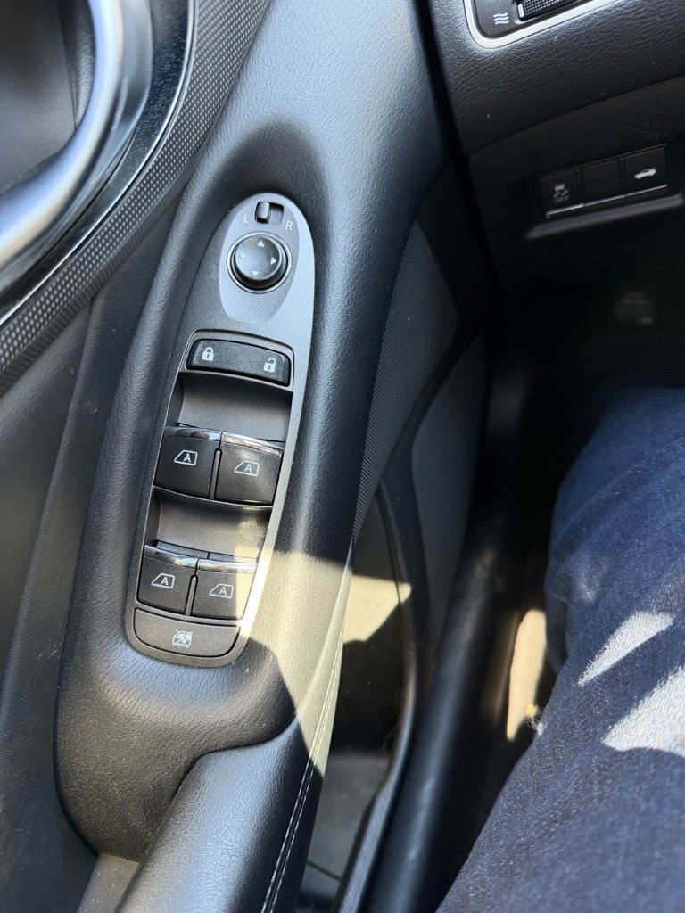 Used 2016 INFINITI Q50 3.0t Premium w/ Driver Assistance Package image 15