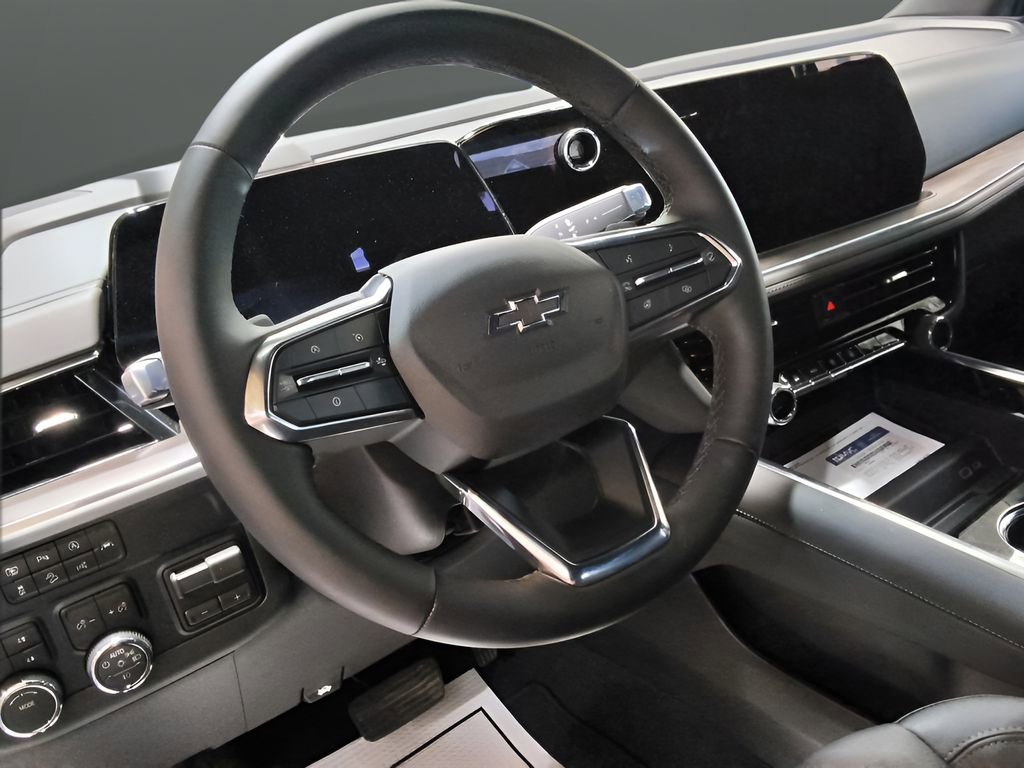 Used 2026 Chevrolet Suburban Z71 w/ Comfort Package image 18