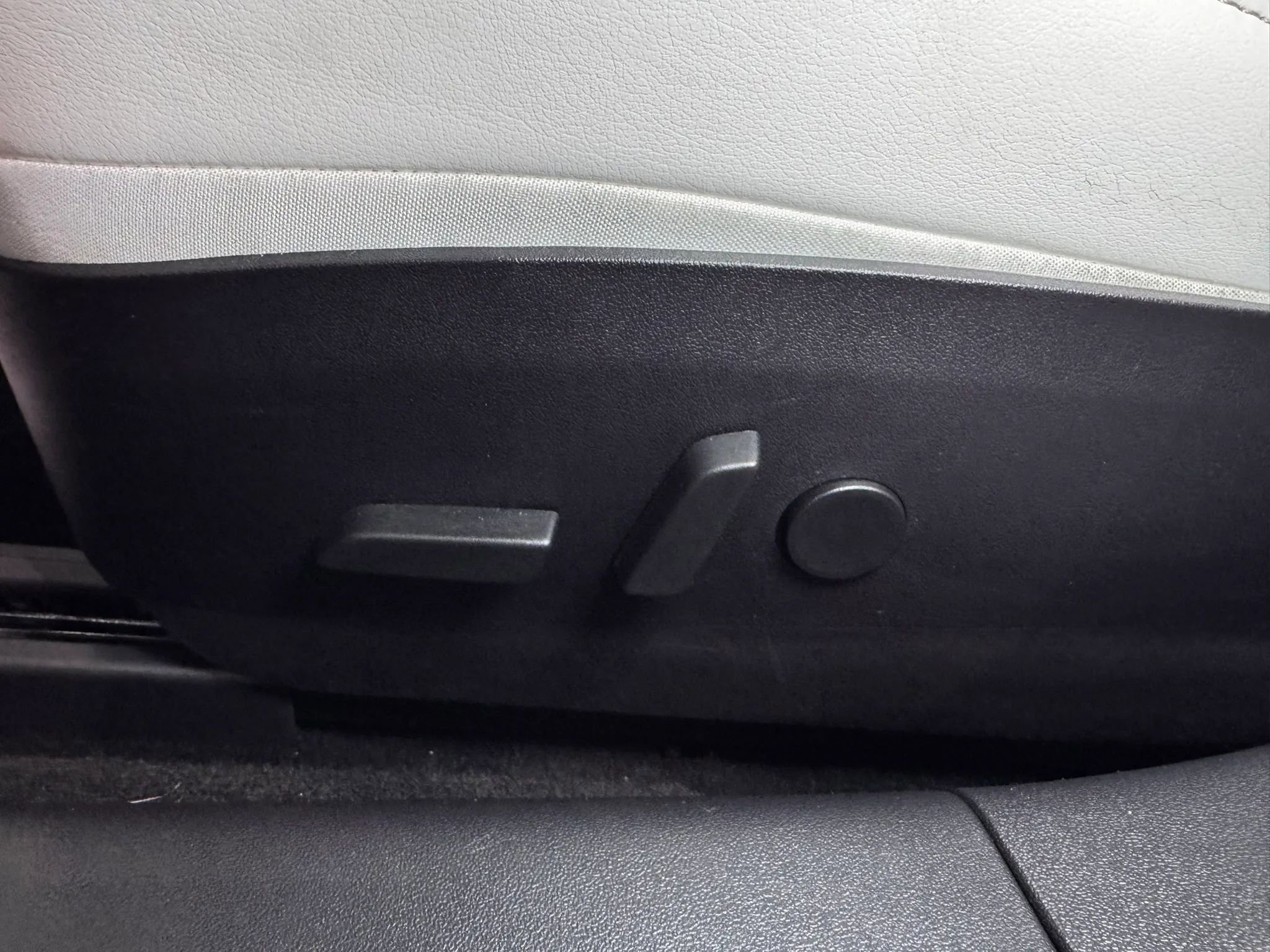 Used 2018 Tesla Model 3 Long Range image 10