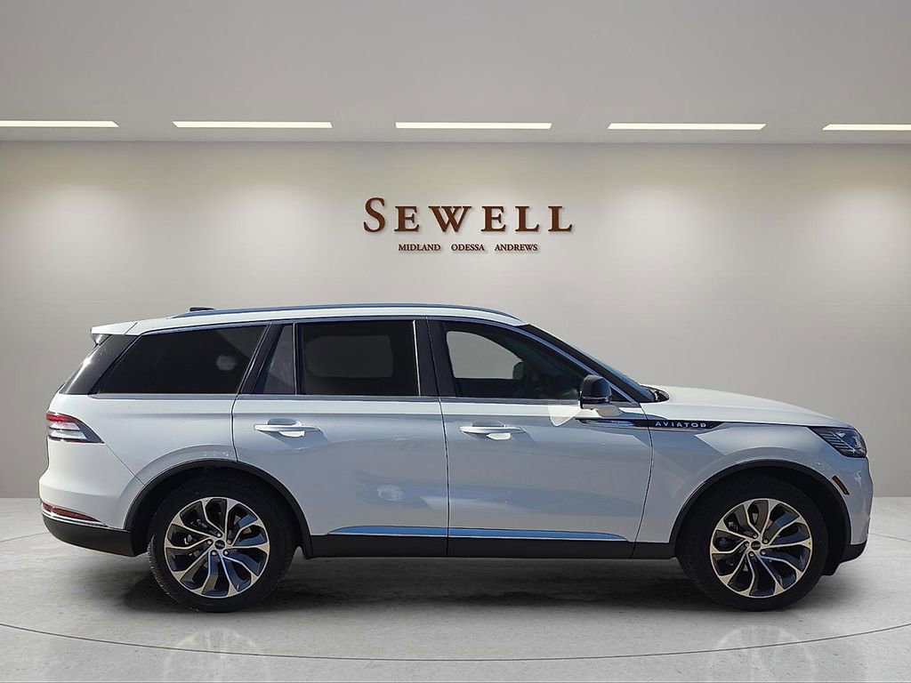 New 2026 Lincoln Aviator Reserve RWD image 5