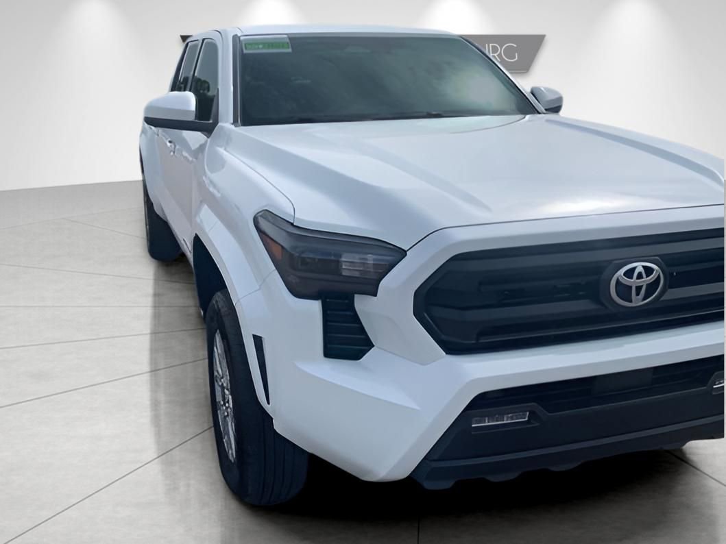 Used 2025 Toyota Tacoma SR5 AWD/4WD image 1